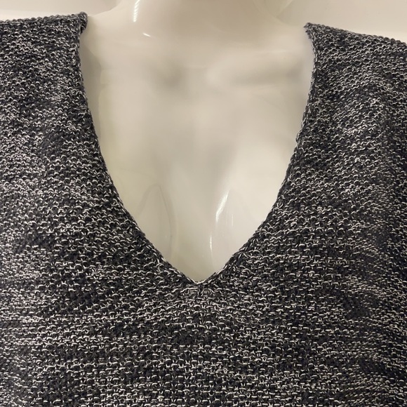 # H&M sweater . - Picture 2 of 10